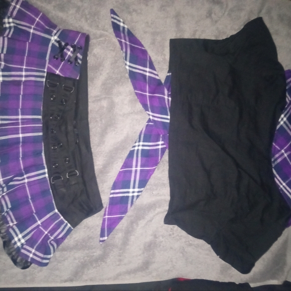 Outfit - Picture 2 of 3